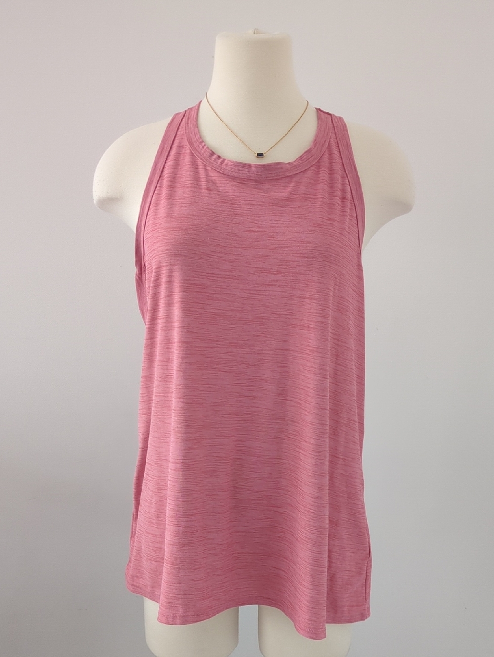 Old Navy Women’s Pink Sleeveless Racerback Workout Tank Top